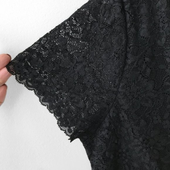 🛍 2 for $25! 🛍 Emma James - Black Lace Accent V-Neck Top - Picture 6 of 12